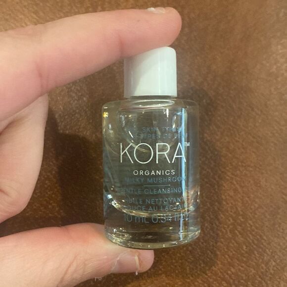 Kora Organics Milky Mushroom Gentl Cleansing Oil NWT Size 10mL - Picture 4 of 4